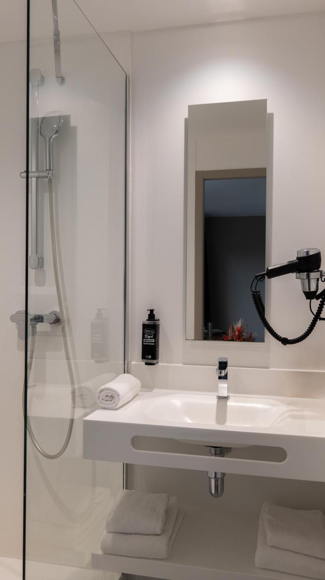 Hotel Les Genets بايون المظهر الخارجي الصورة